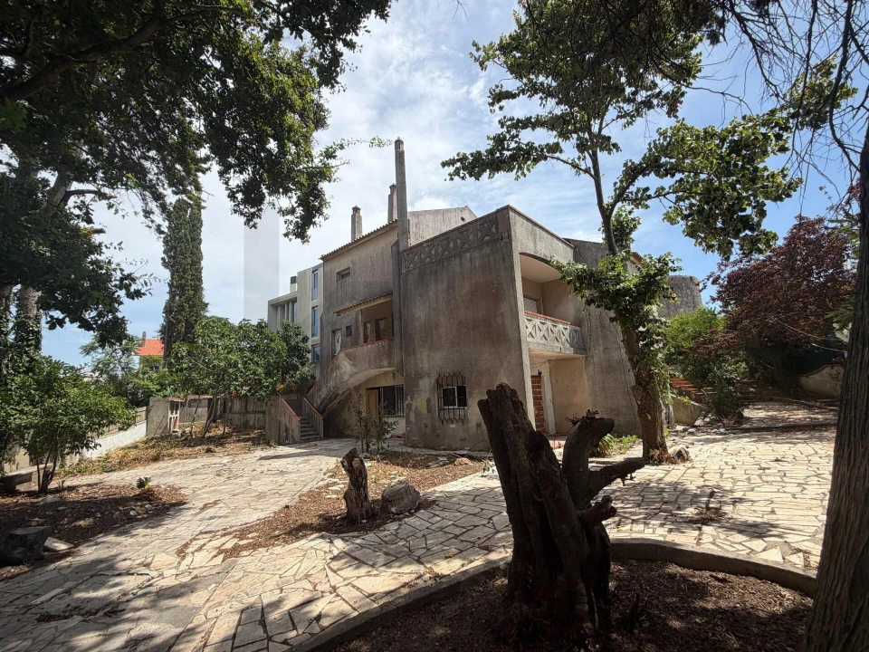Moradia T5 para Venda em Oeiras e São Julião da Barra, Paço de Arcos e Caxias Foto 1