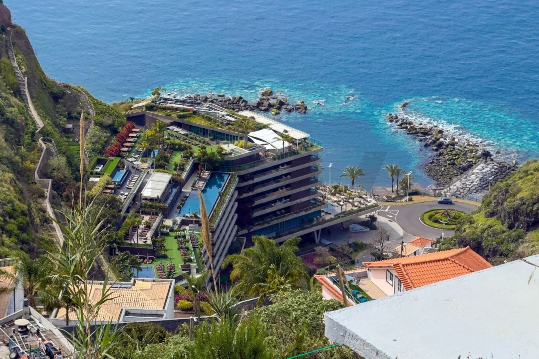 Terreno para Venda em Arco da Calheta Foto 3