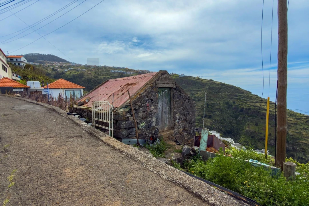 Terreno para Venda em Arco da Calheta Foto 2