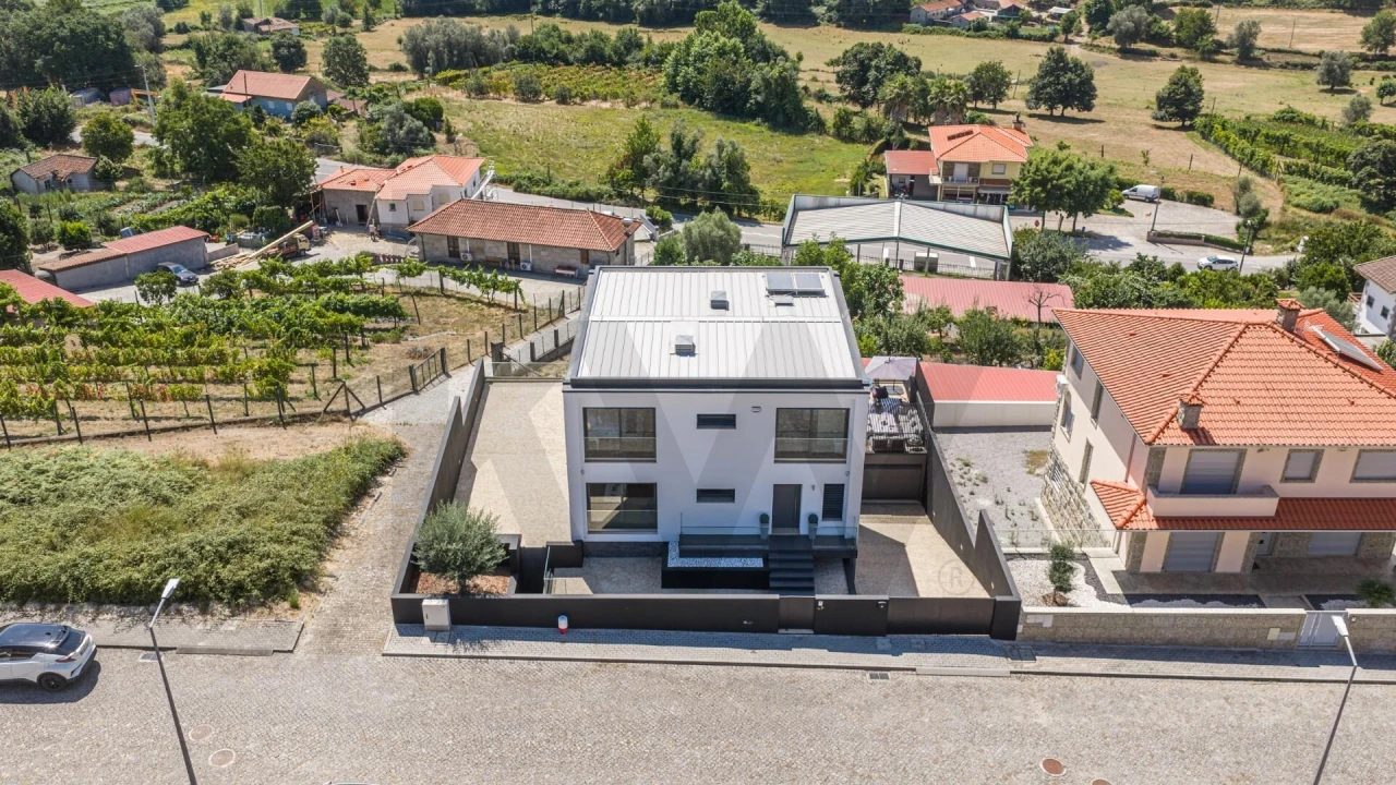 Moradia T4 para Venda em Rendufinho Foto 41