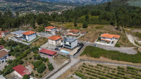 Moradia T4 para Venda em Rendufinho