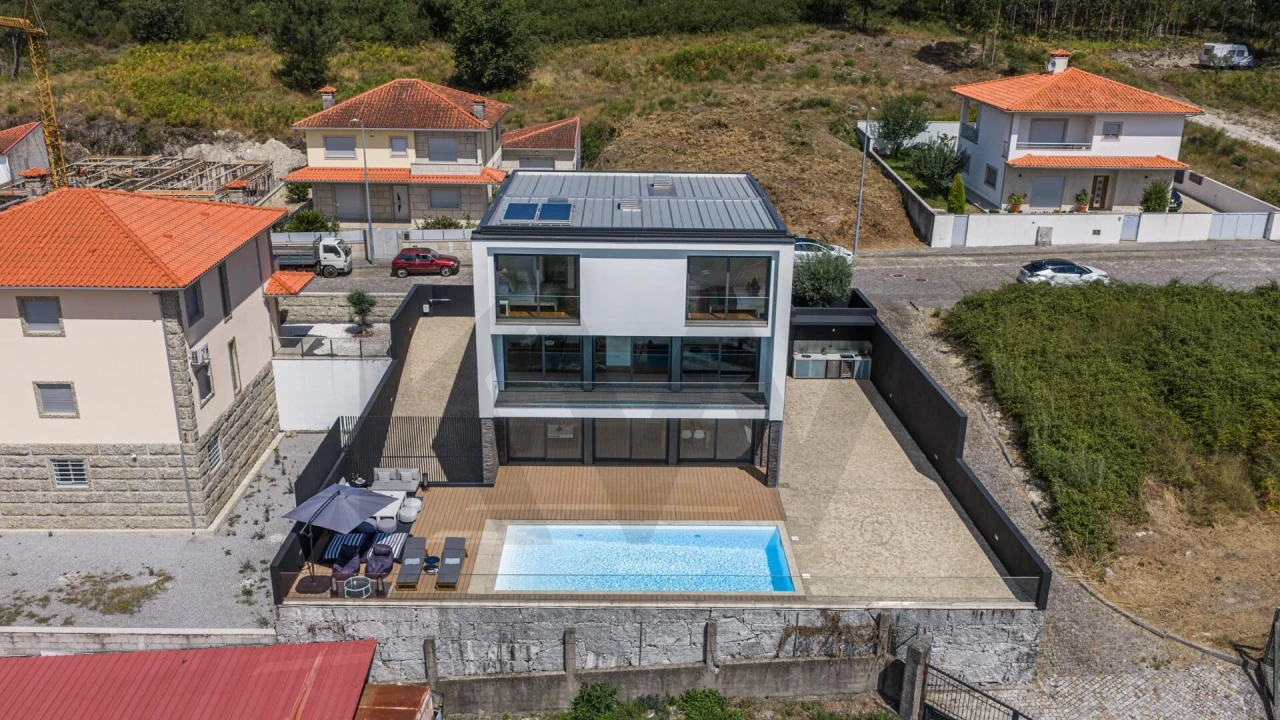 Moradia T4 para Venda em Rendufinho Foto 40