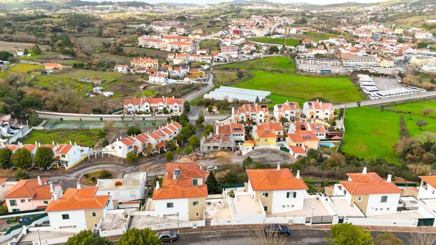 Terreno para Venda em Venda do Pinheiro e Santo Estêvão das Galés Foto 5