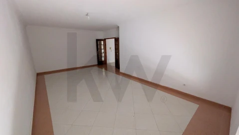 Apartamento T2 para Venda em Algueirão-Mem Martins