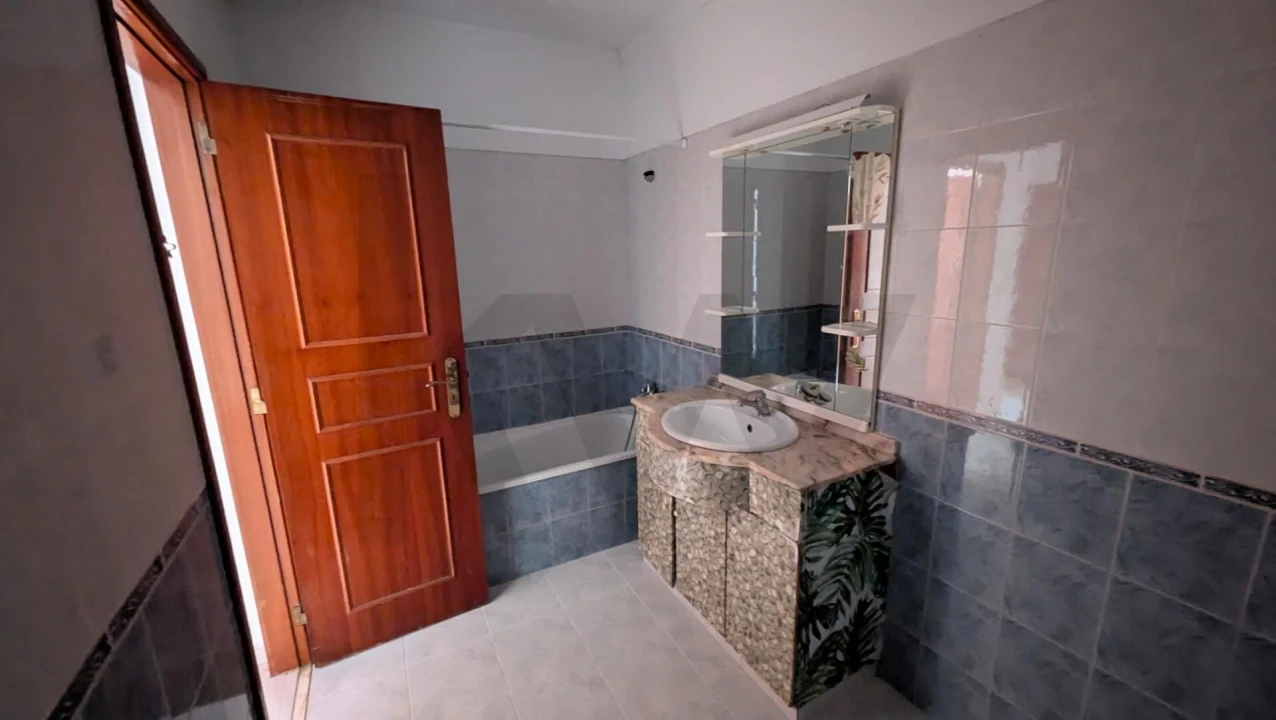 Apartamento T2 para Venda em Algueirão-Mem Martins Foto 13