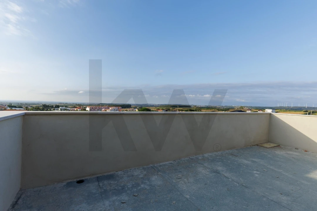 Moradia T3 para Venda em Atouguia da Baleia Foto 11