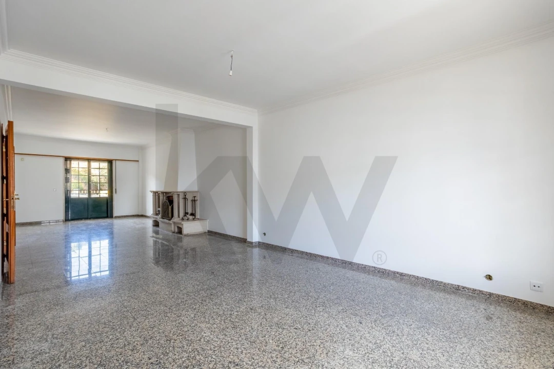 Moradia T5 para Venda em Agualva e Mira-Sintra Foto 4
