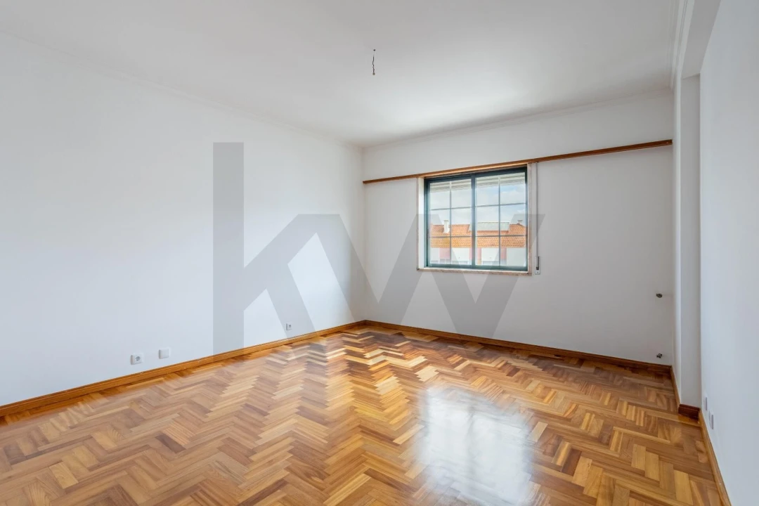 Moradia T5 para Venda em Agualva e Mira-Sintra Foto 14