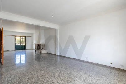 Moradia T5 para Venda em Agualva e Mira-Sintra