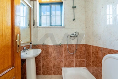 Moradia T5 para Venda em Agualva e Mira-Sintra