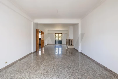 Moradia T5 para Venda em Agualva e Mira-Sintra