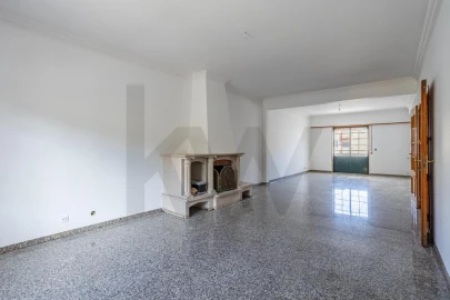 Moradia T5 para Venda em Agualva e Mira-Sintra