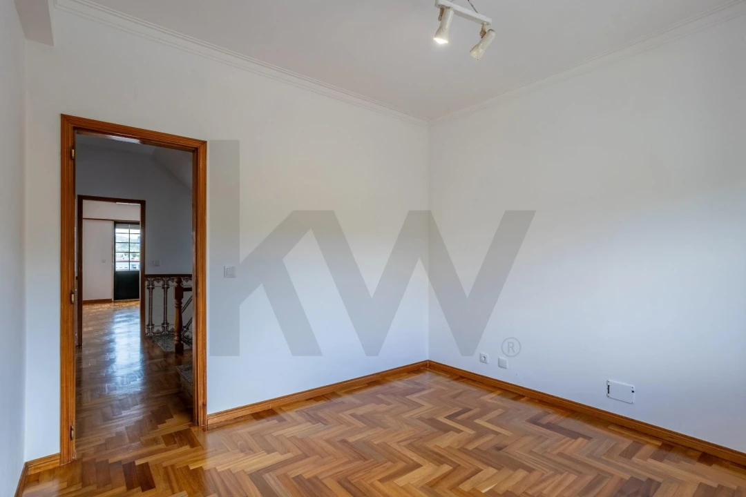 Moradia T5 para Venda em Agualva e Mira-Sintra Foto 19