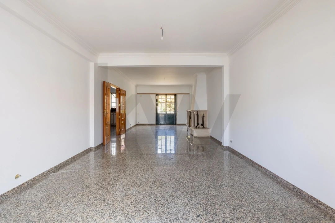 Moradia T5 para Venda em Agualva e Mira-Sintra Foto 3