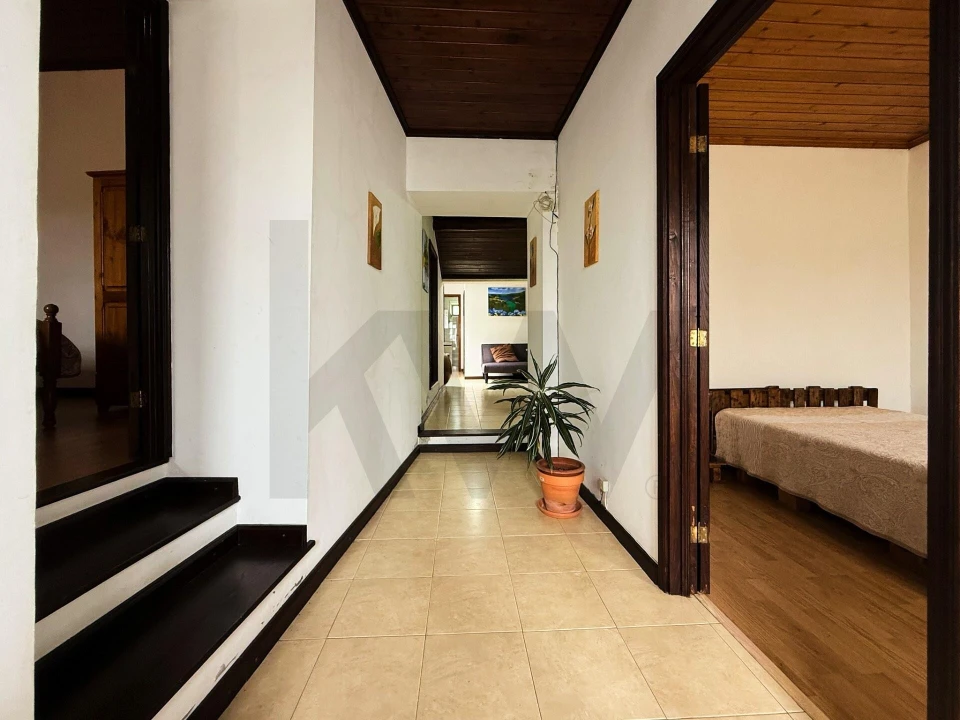 Moradia T3 para Venda em Capelas Foto 4