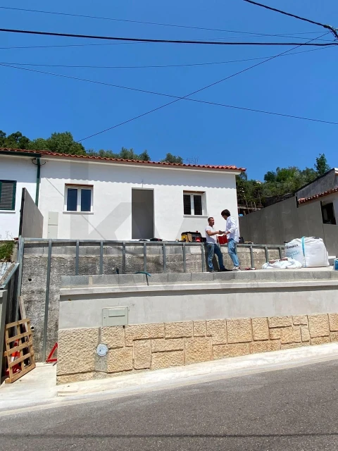 Moradia T2 para Venda em Sé Nova, Santa Cruz, Almedina e São Bartolomeu