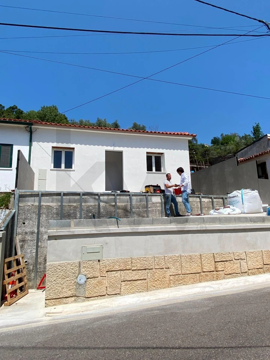 Moradia T2 para Venda em Sé Nova, Santa Cruz, Almedina e São Bartolomeu Foto 2