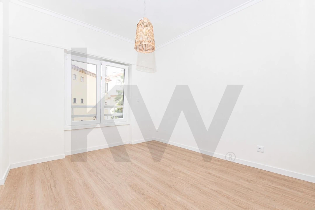 Apartamento T3 para Venda em Carcavelos e Parede Foto 13