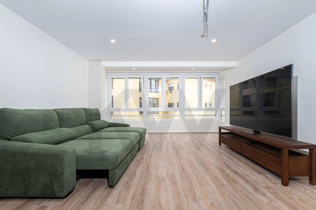 Apartamento T3 para Venda em Carcavelos e Parede Foto 5