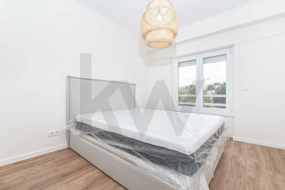 Apartamento T3 para Venda em Carcavelos e Parede