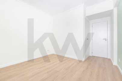Apartamento T3 para Venda em Carcavelos e Parede