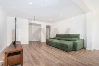 Apartamento T3 para Venda em Carcavelos e Parede