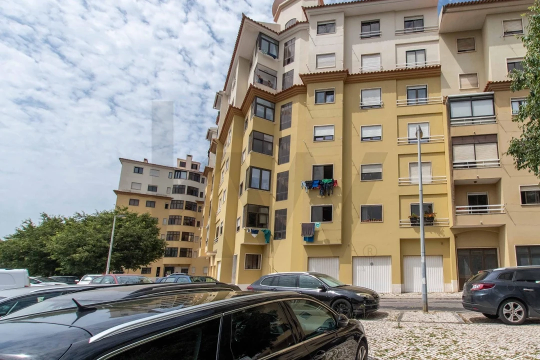 Apartamento T3 para Venda em Carcavelos e Parede Foto 16