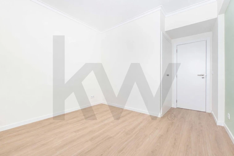 Apartamento T3 para Venda em Carcavelos e Parede Foto 12