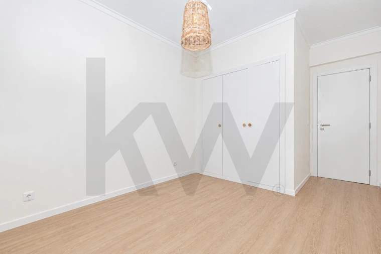 Apartamento T3 para Venda em Carcavelos e Parede Foto 14