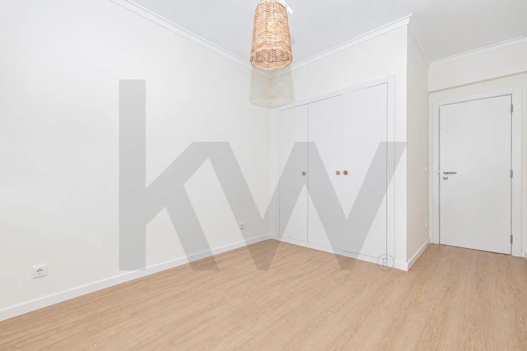 Apartamento T3 para Venda em Carcavelos e Parede Foto 14