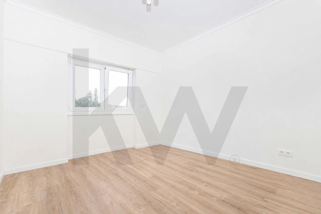 Apartamento T3 para Venda em Carcavelos e Parede Foto 11