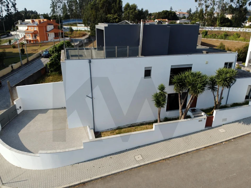 Moradia T3 para Venda em São Felix da Marinha Foto 4