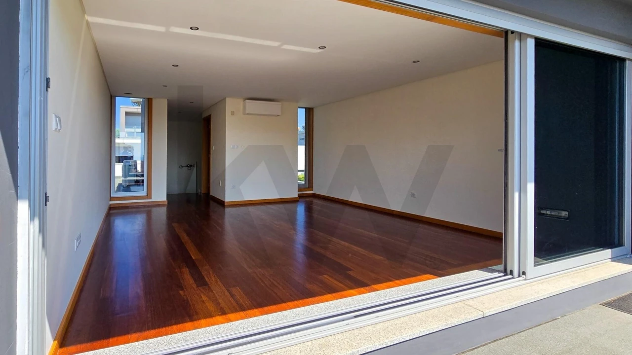 Moradia T3 para Venda em São Felix da Marinha Foto 49