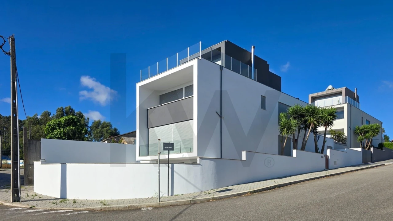 Moradia T3 para Venda em São Felix da Marinha Foto 3