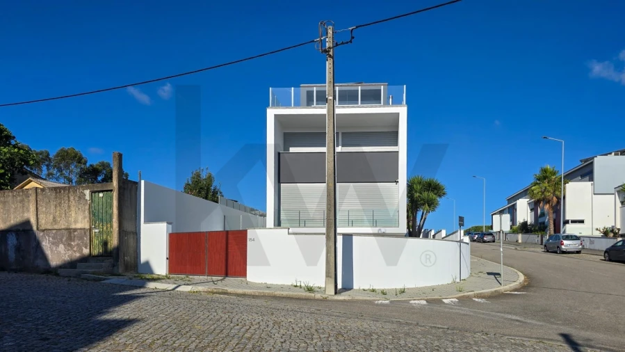 Moradia T3 para Venda em São Felix da Marinha Foto 2