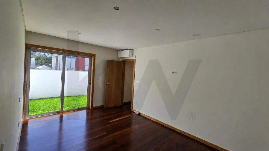 Moradia T5 para Venda em São Felix da Marinha Foto 27