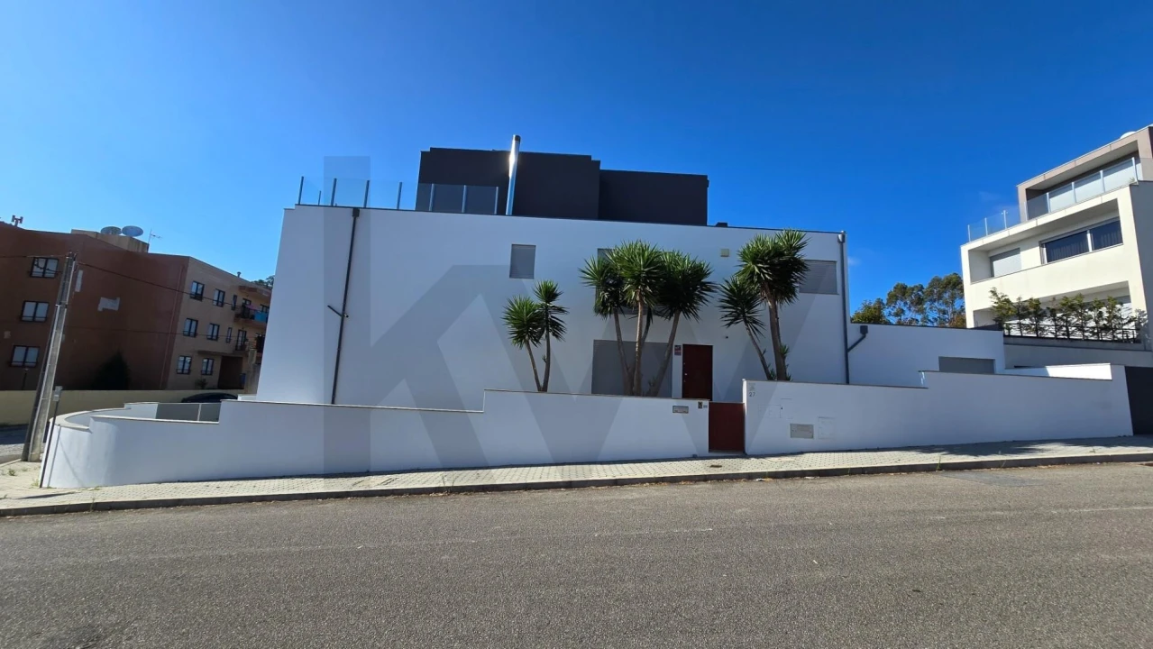Moradia T3 para Venda em São Felix da Marinha Foto 5