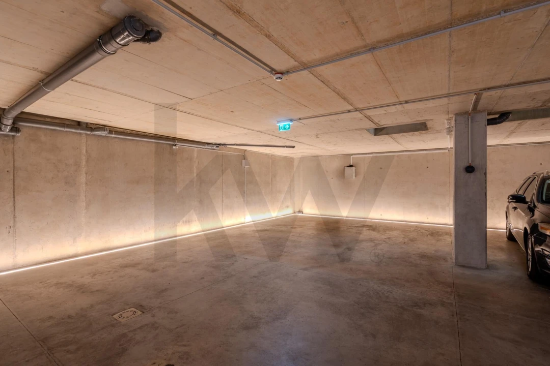 Apartamento T4 para Arrendamento em Campo de Ourique Foto 44