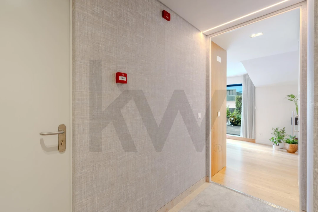 Apartamento T4 para Arrendamento em Campo de Ourique Foto 40