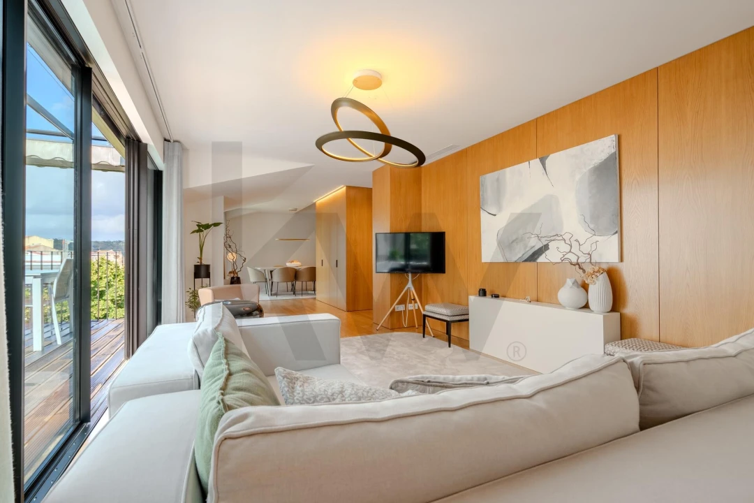 Apartamento T4 para Arrendamento em Campo de Ourique Foto 7