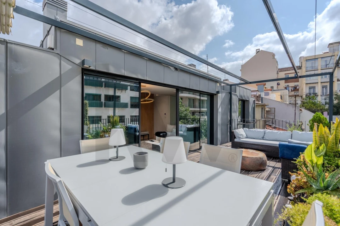 Apartamento T4 para Arrendamento em Campo de Ourique Foto 3