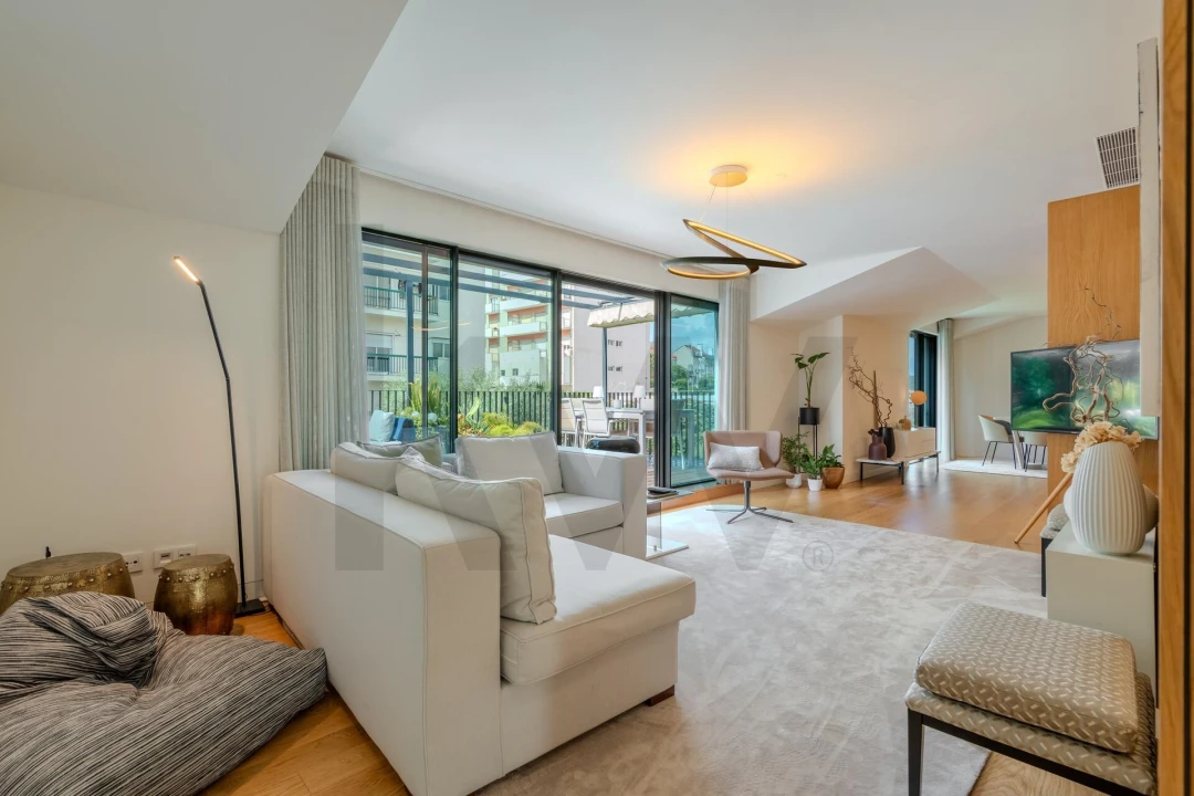 Apartamento T4 para Arrendamento em Campo de Ourique Foto 2