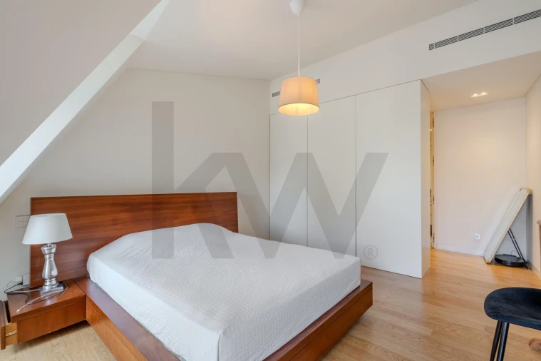 Apartamento T4 para Arrendamento em Campo de Ourique Foto 21
