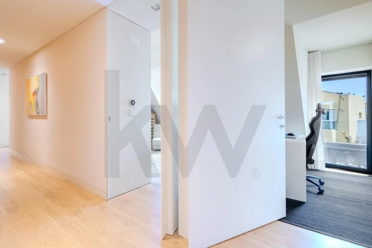 Apartamento T4 para Arrendamento em Campo de Ourique Foto 37