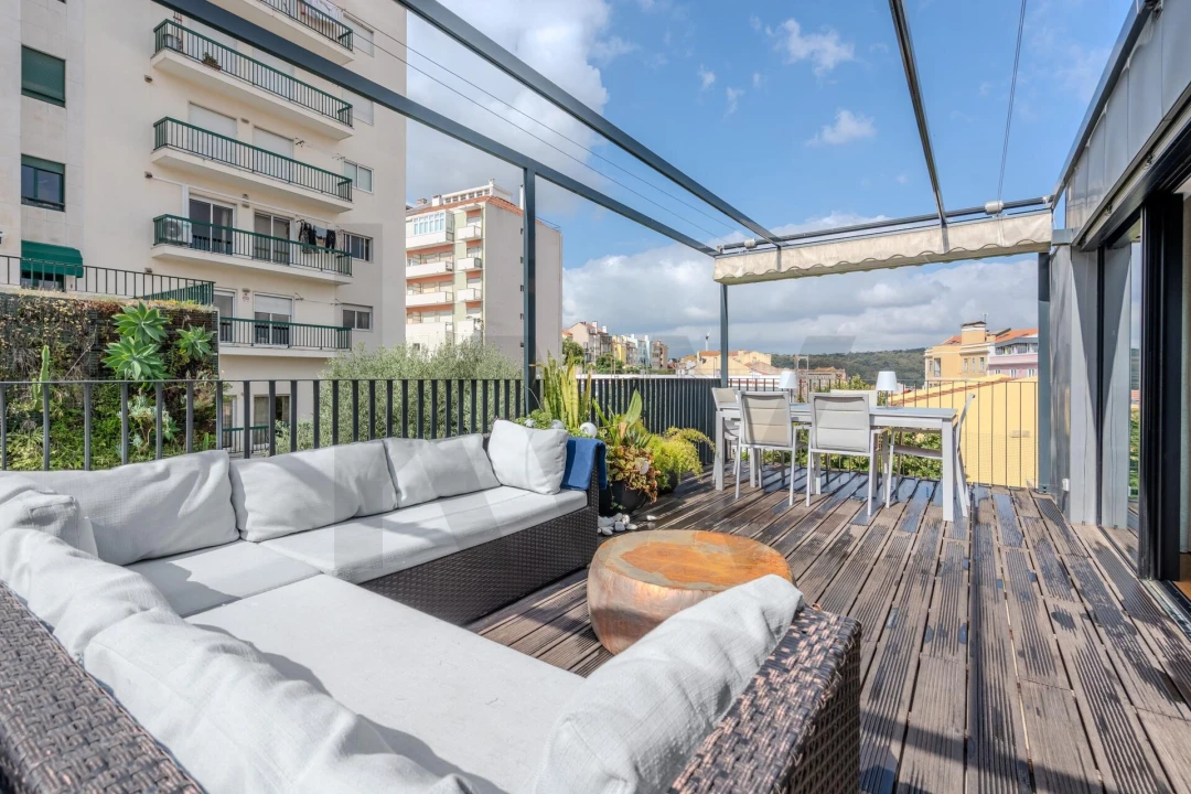 Apartamento T4 para Arrendamento em Campo de Ourique Foto 4