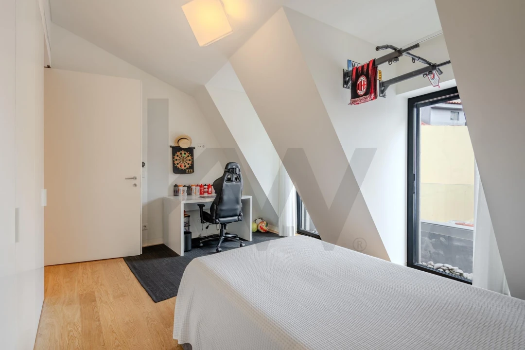 Apartamento T4 para Arrendamento em Campo de Ourique Foto 30