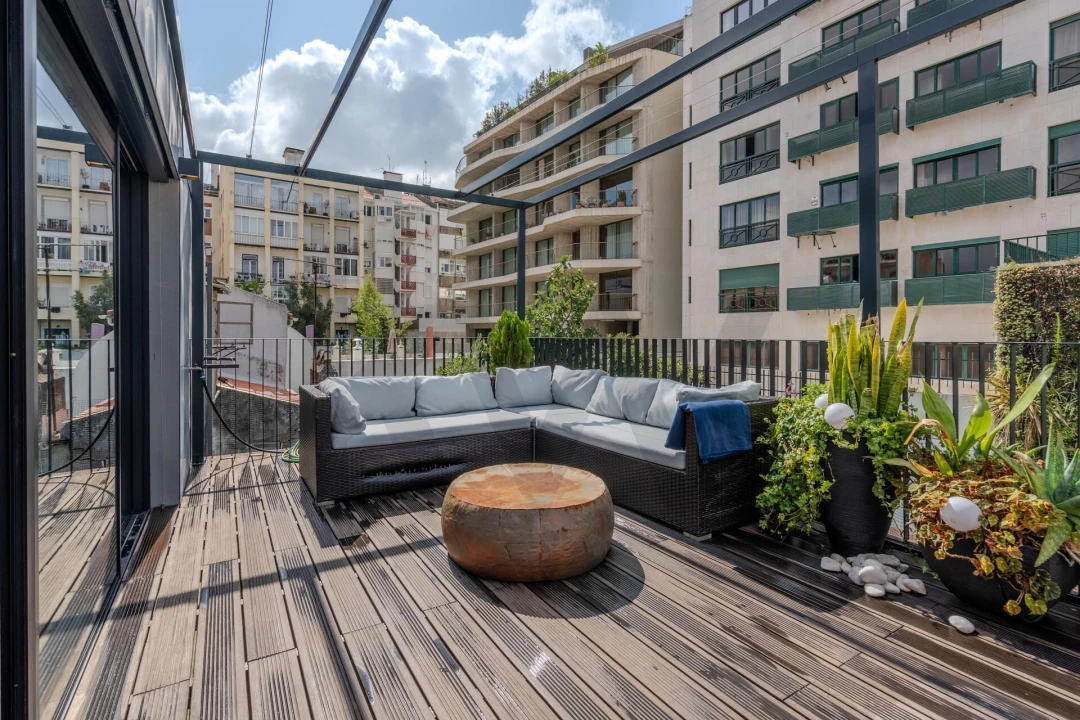 Apartamento T4 para Arrendamento em Campo de Ourique Foto 6