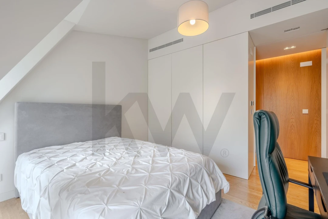 Apartamento T4 para Arrendamento em Campo de Ourique Foto 31