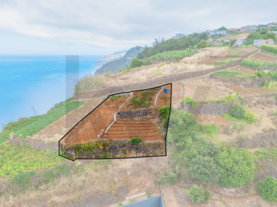 Terreno para Venda em Canhas Foto 1