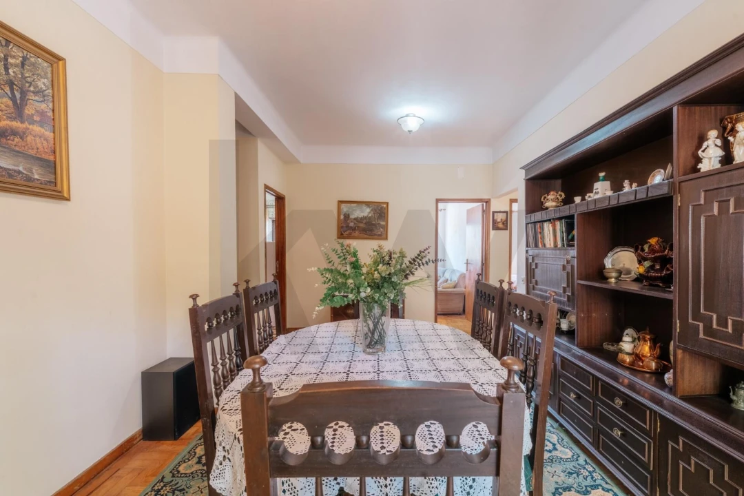 Apartamento T3 para Venda em Sé Nova, Santa Cruz, Almedina e São Bartolomeu Foto 2